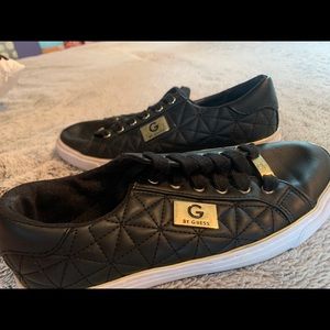 size 7.5 guess sneakers